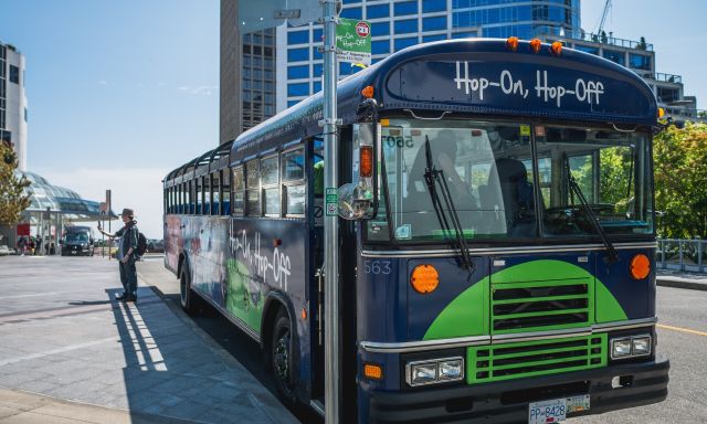 vancouver tour bus